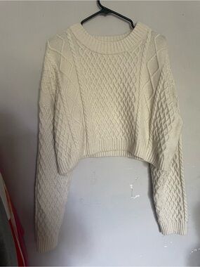 H&M Cream Cable-Knit Cropped Crewneck Sweater